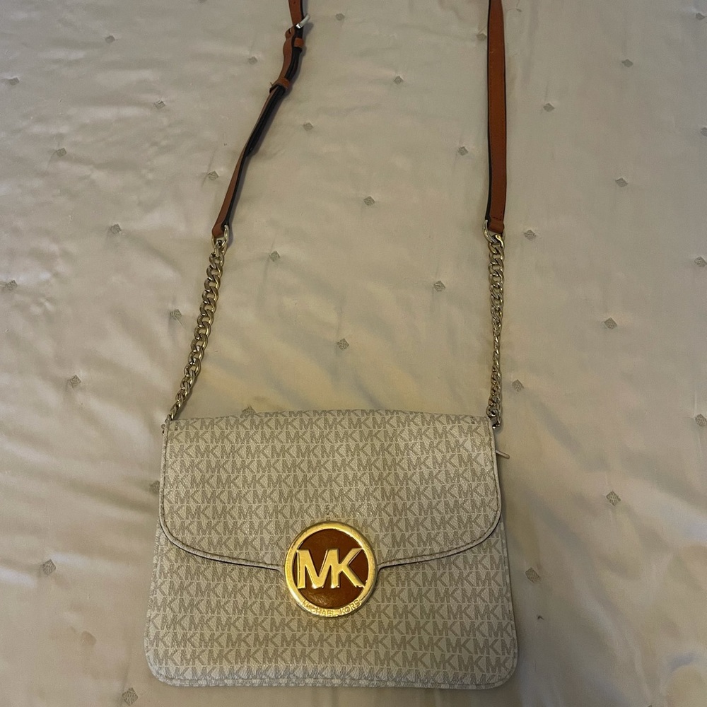 MICHAEL KORS CROSSBODY PURSE